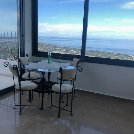 Villa Australian In , Sleeps Up To 12 Persons , New To The