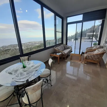 וילה Australian In , Sleeps Up To 12 Persons , New To The
